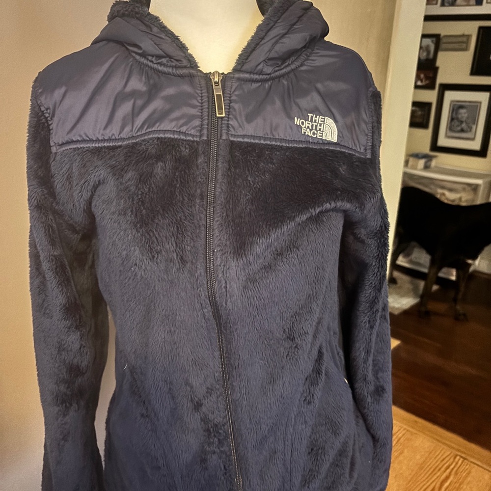 The North Face women’s navy fleece zip hoodie (small)
